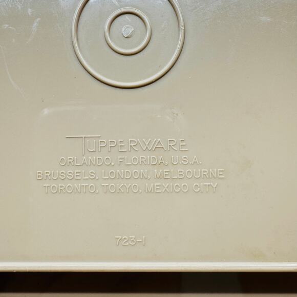 Tupperware Tan/White Clear Egg Storage/Deviled Egg Carrier, VTG 723 *No Egg Tray - Picture 5 of 6